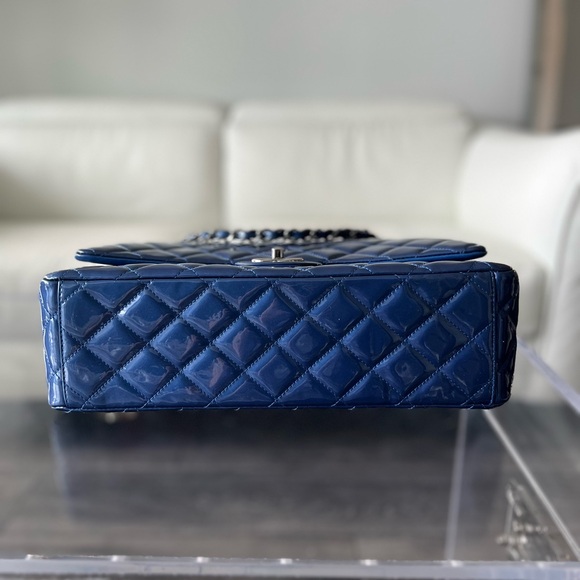 [Authentic] CHANEL PATENT LEATHER JUMBO DOUBLE FLAP BAG - Picture 12 of 17